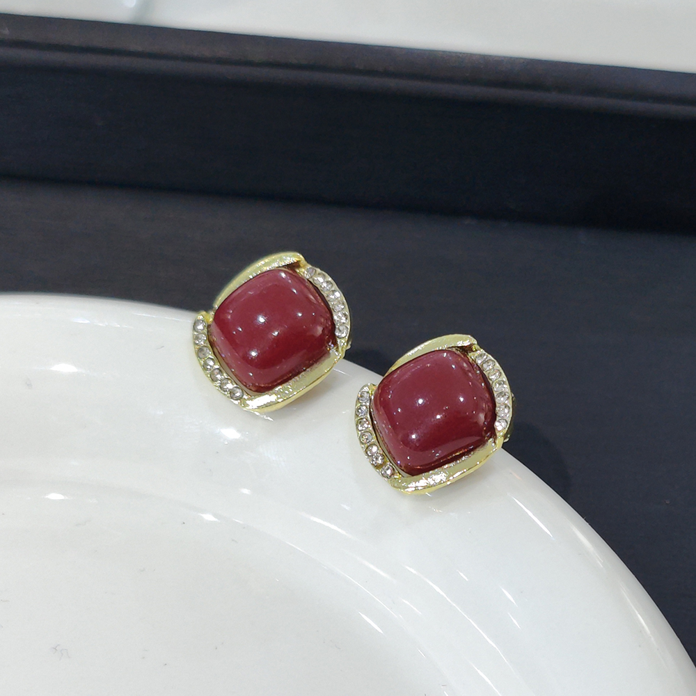 铜合金耳饰 新款秋冬复古红色方形耳钉女小众设计感法式耳扣N2249