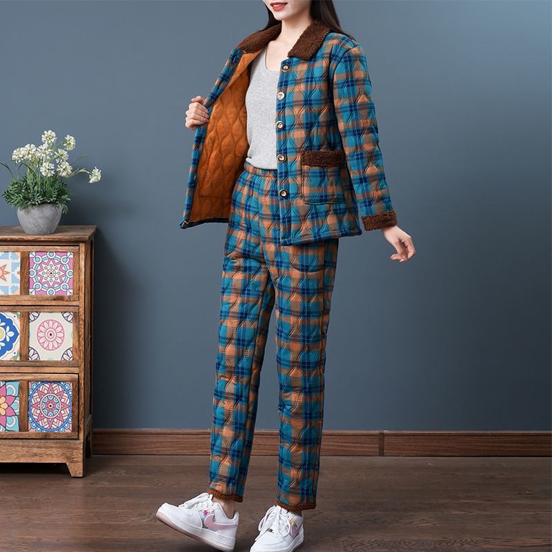 妈妈冬装新款加绒保暖格子棉衣套装中老年宽松显瘦时尚两件套棉袄