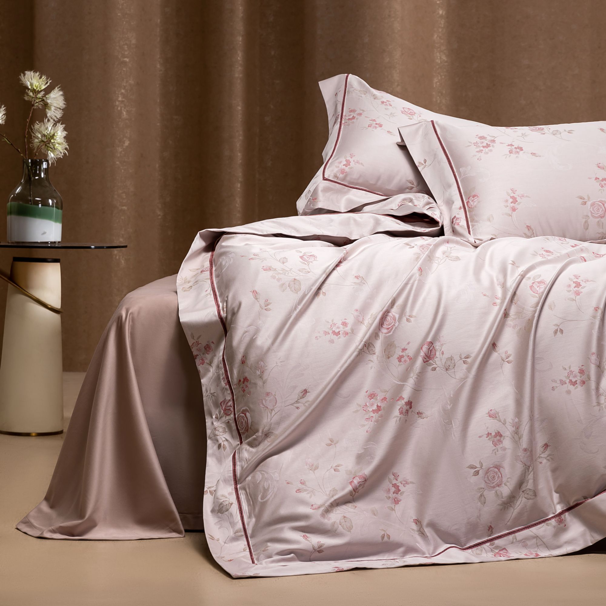 绣花夫人专享/鲜花小镇/镂空工艺/色织提花/CR工艺/长绒棉四件套