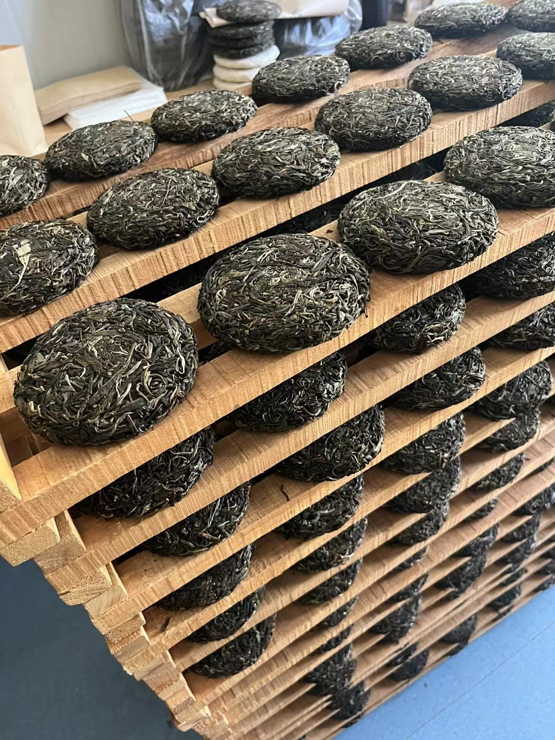 普洱茶生茶半坡老寨357克12年头春