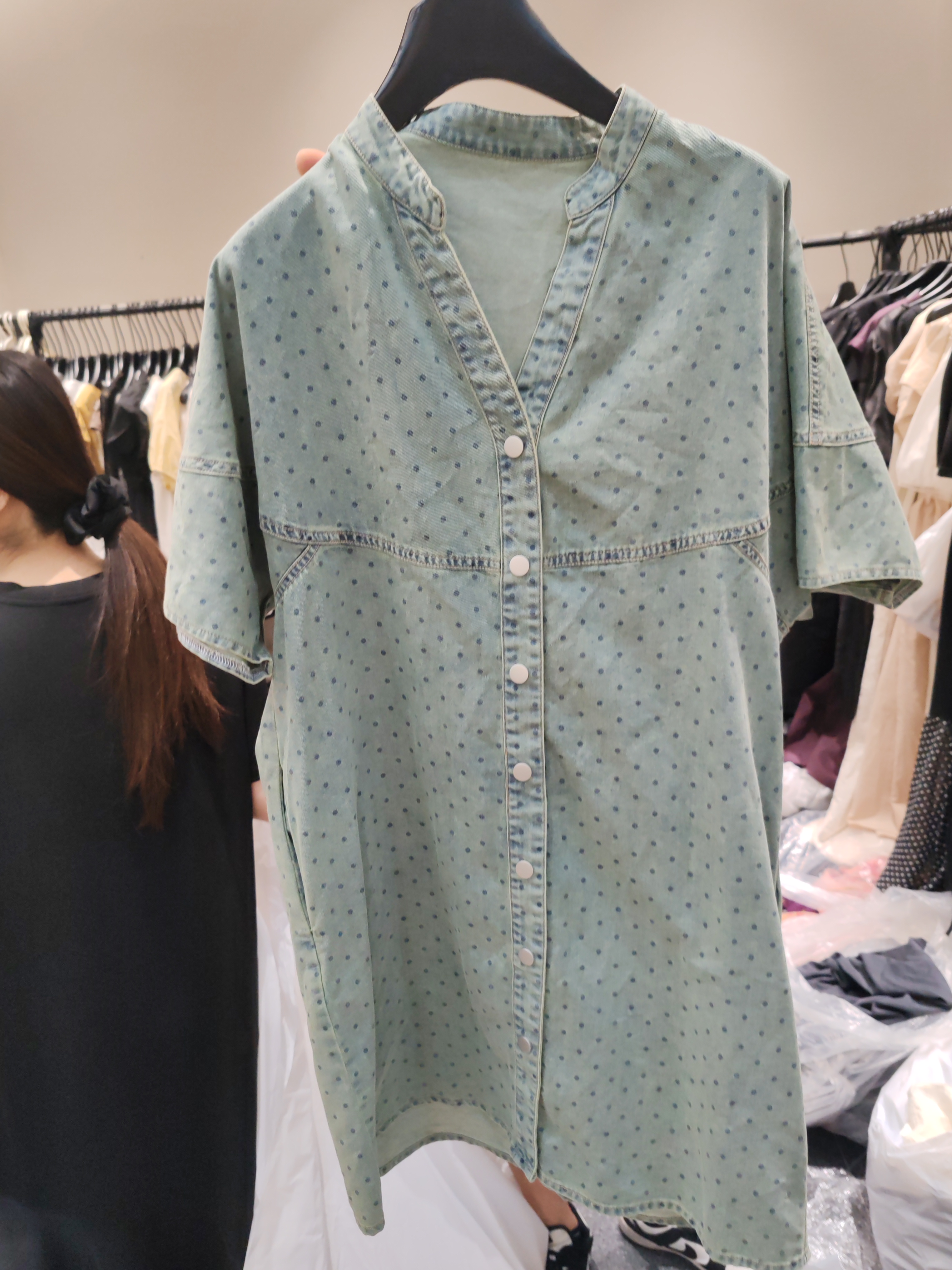 女装连衣裙蓝色时尚