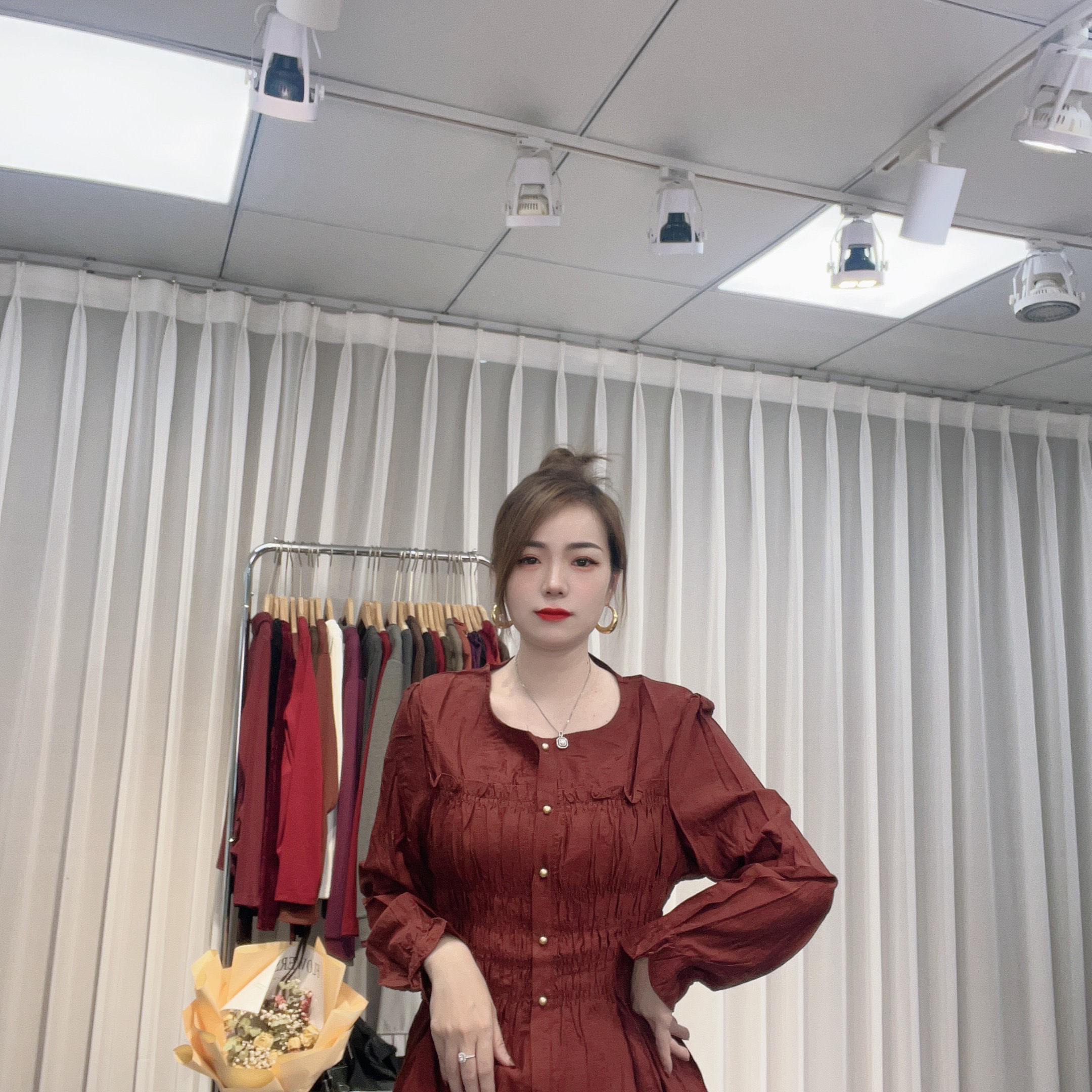 大美小美 微胖MM休闲修身衬衫褶皱上衣