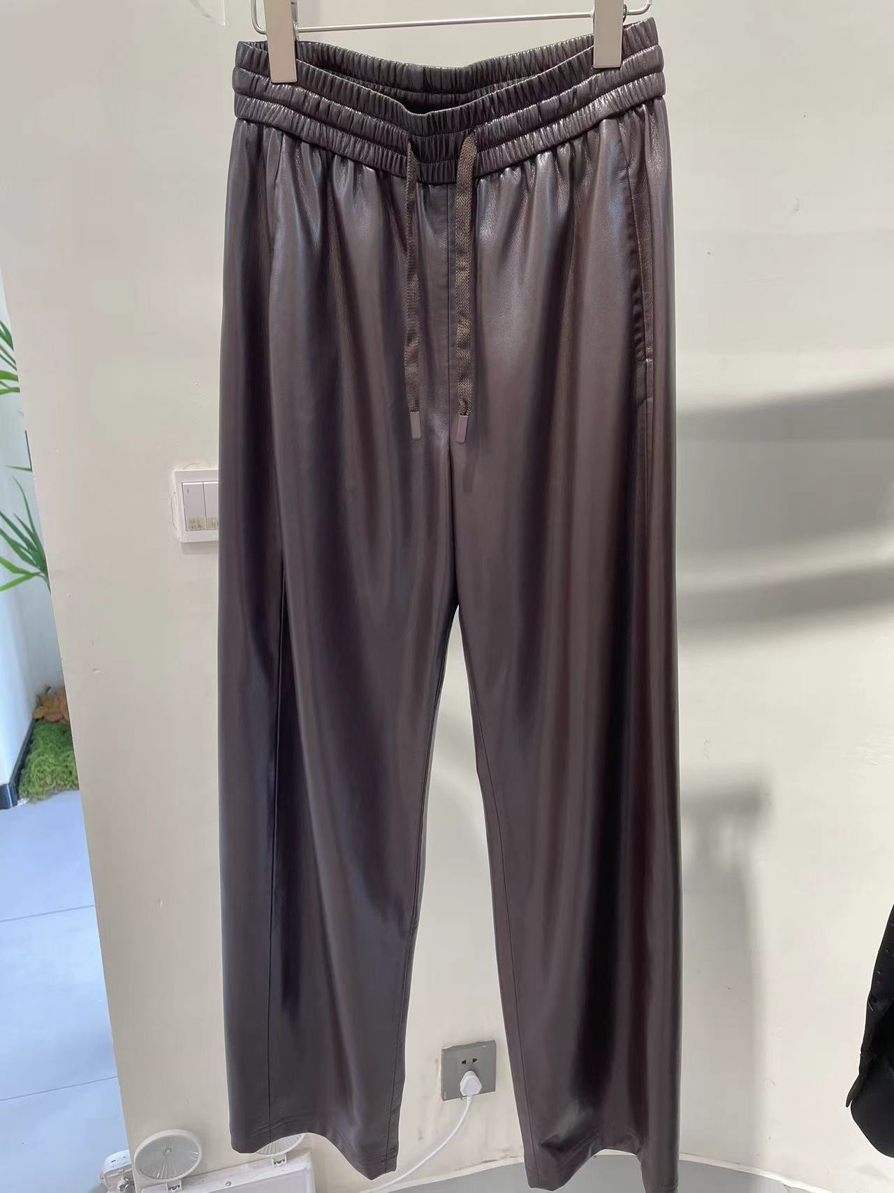 新款复古风皮长裤