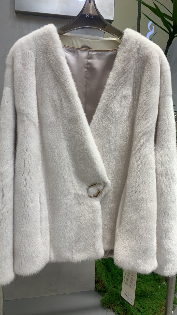 【8号货仓专属】白色外套