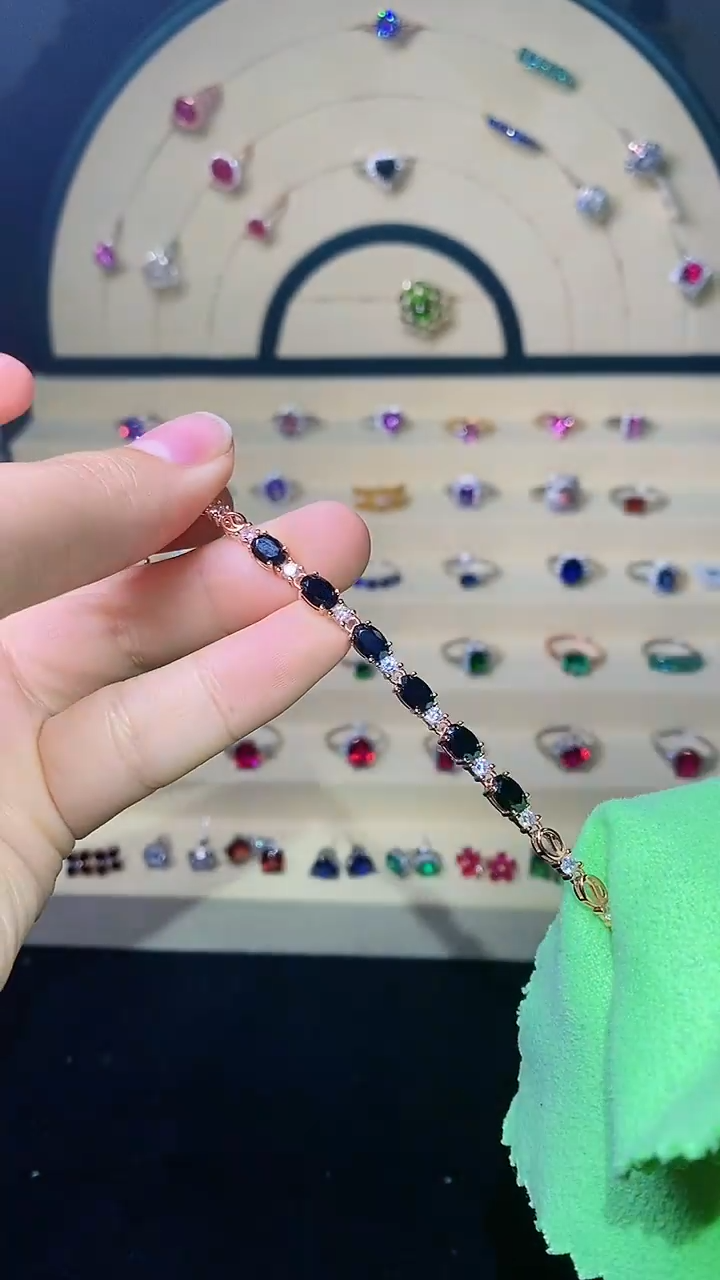 【闪购商品】蓝宝石手链银S925镶嵌........