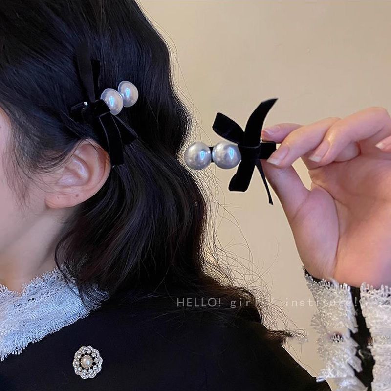 精致蝴蝶珠珠结边夹女2023新款高端刘海发夹黑色丝绒鸭嘴夹子头饰