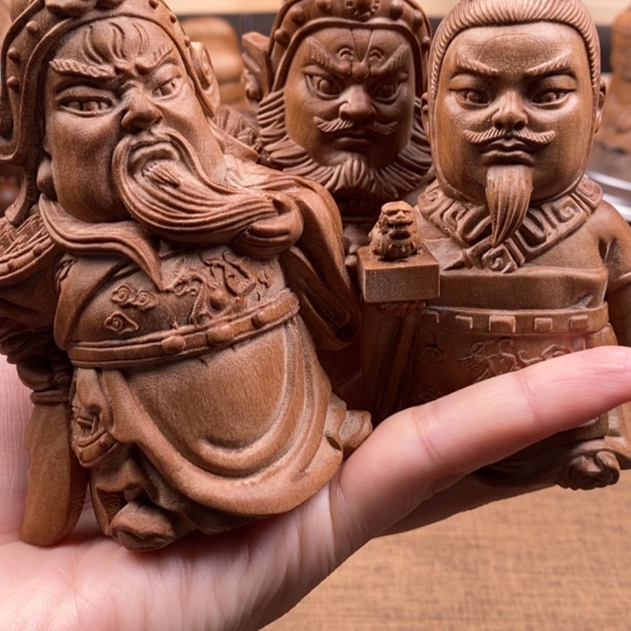 【闪购商品】檀香木其他巭*人