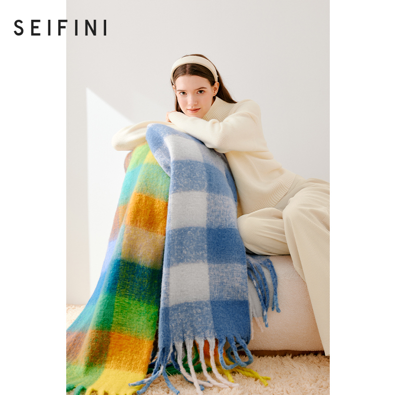诗凡黎彩虹格子围巾2023年冬新款高级感百搭保暖休闲流苏披肩女