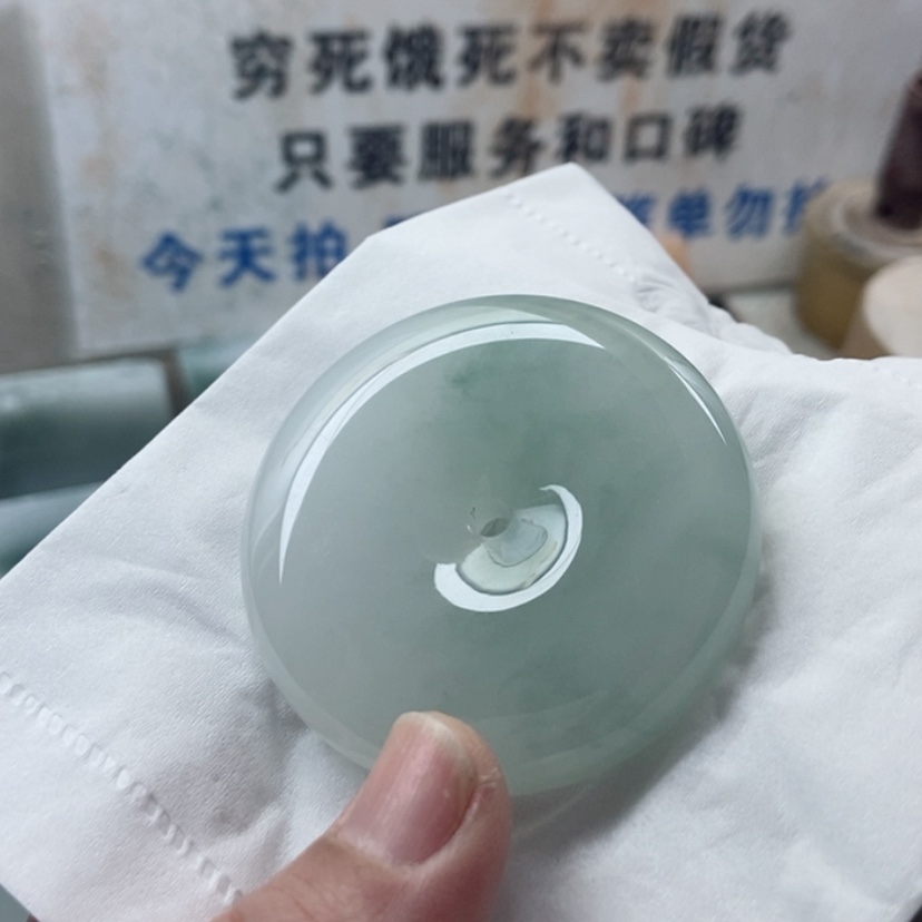 【闪购商品】石英质玉颈饰未镶嵌有**水