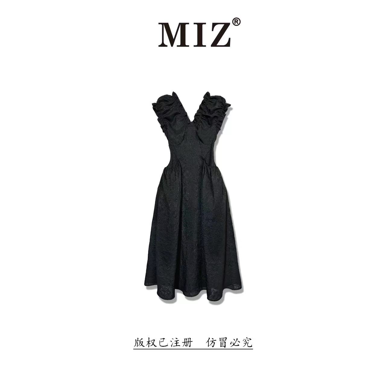 MIZ夏季法式浪漫优雅气质显瘦时尚提花口袋收腰款小黑裙2426121