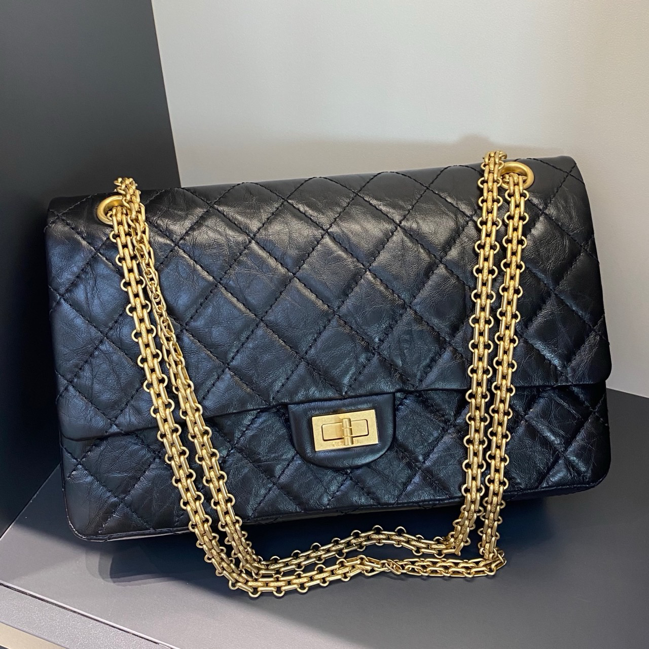 99新 Chanel/香奈儿 黑色金扣牛皮2.55中号时尚百搭手斜挎包菱形