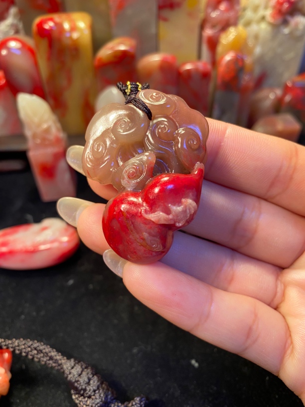 巴林鸡血葫芦挂坠