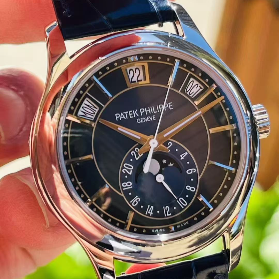 95新 Patek Philippe/百达翡丽 百达翡丽5205G蓝盘/40mm/自动