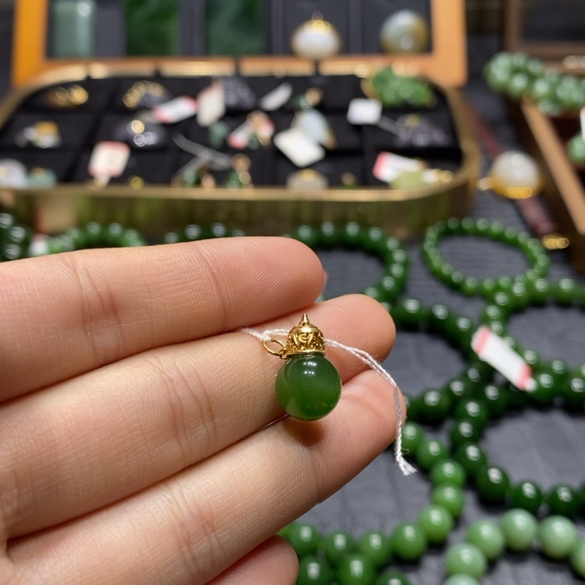 【闪购商品】和田玉（碧玉）颈饰18K金镶嵌