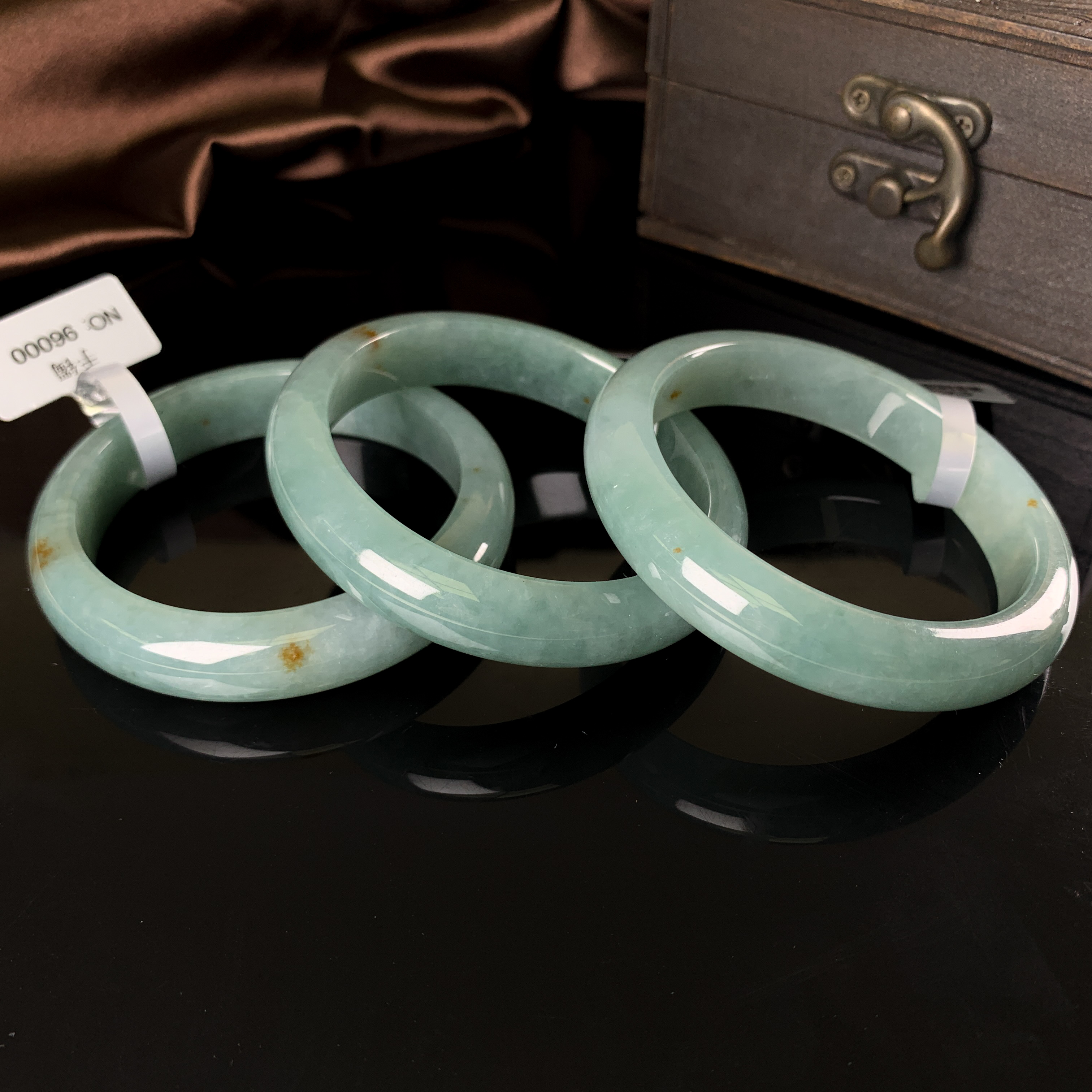 【粉丝回馈】天然缅甸A货翡翠手镯/A8993/多样性发货一支