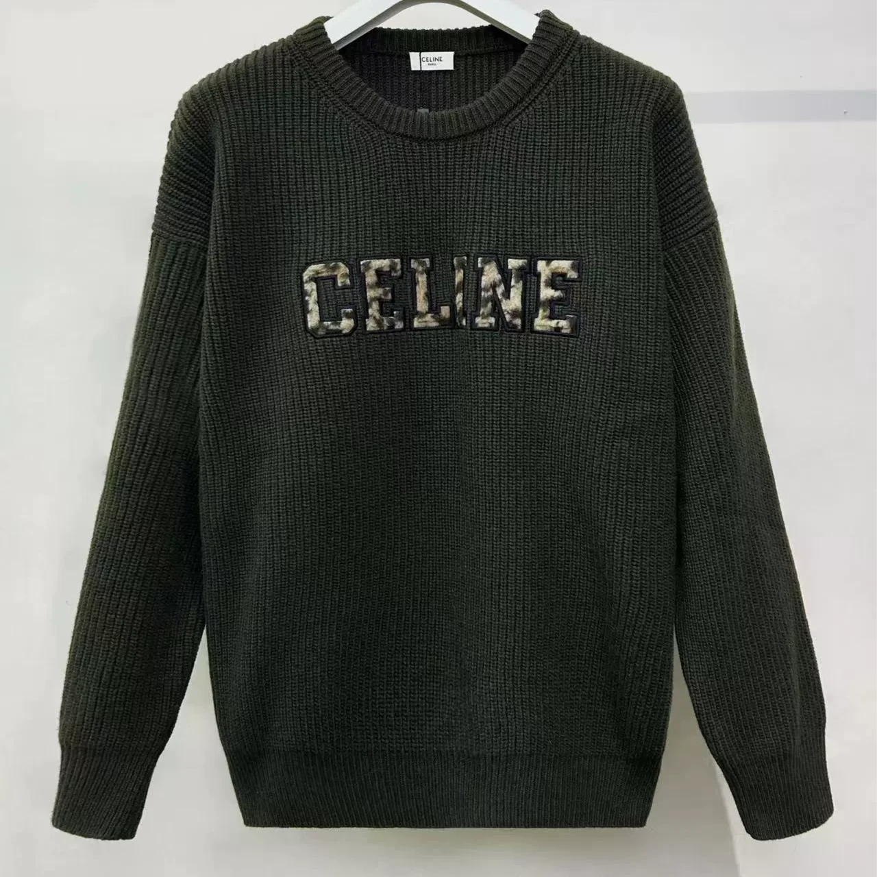 全新未使用 Celine/思琳 秋冬军绿字母刺绣针织羊毛衫2AB97650S