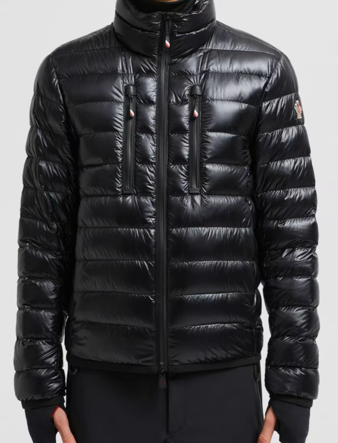 全新未使用 MONCLER HERS 胸前 拉链 男士羽绒服1A00033