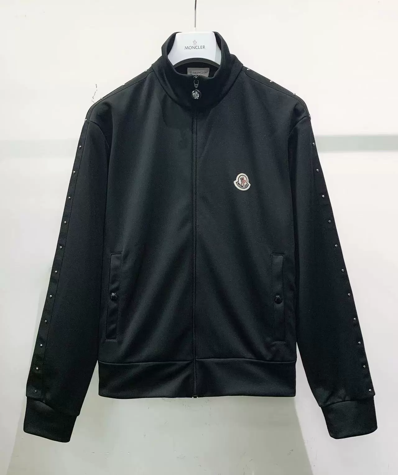 全新未使用 MONCLER M 23秋冬手臂铆钉男士拉链夹克外套8G00003