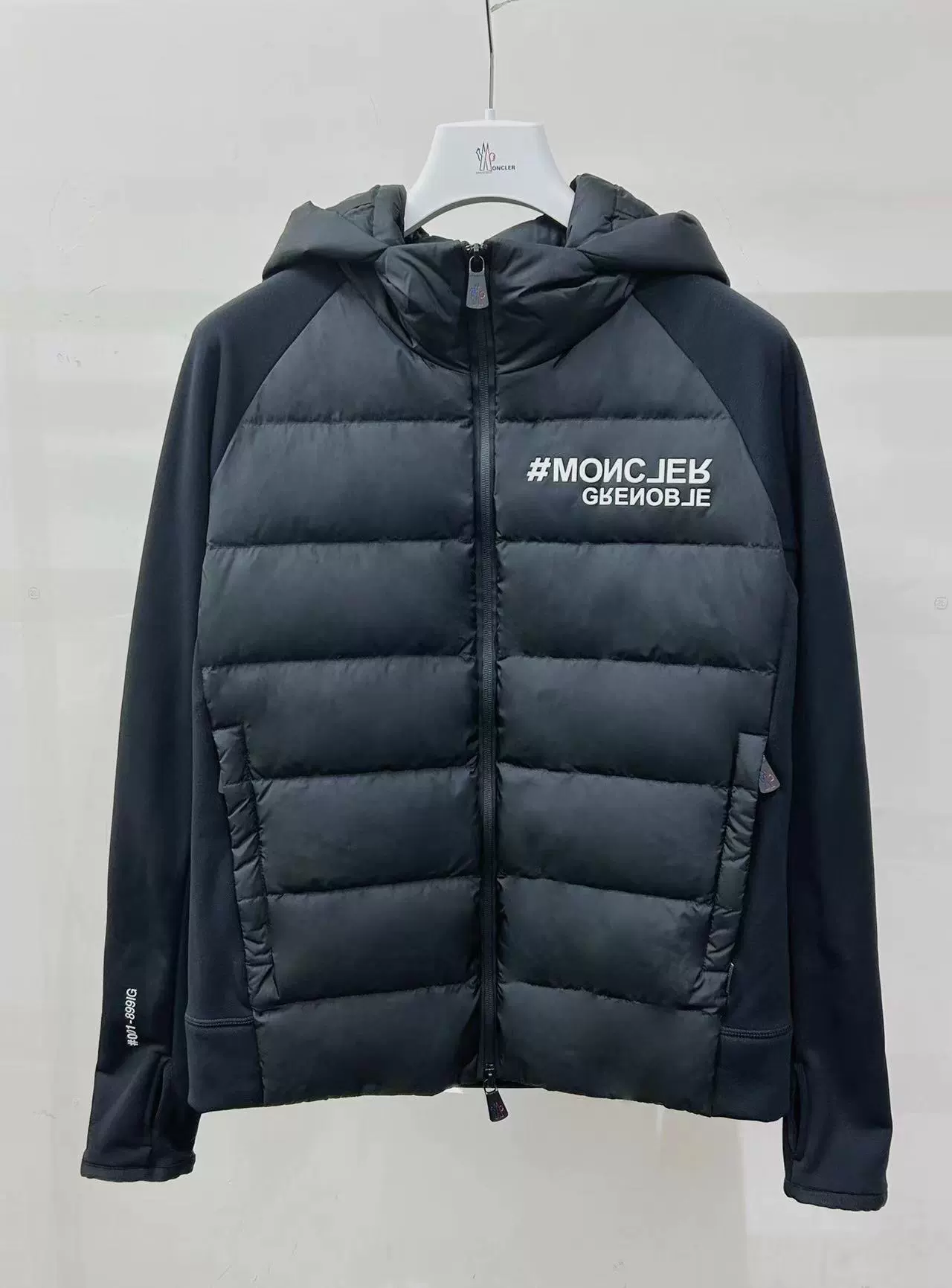 全新未使用 蒙口 Moncler24春夏 MAGLIA字母羽绒拼接外套 8G00032
