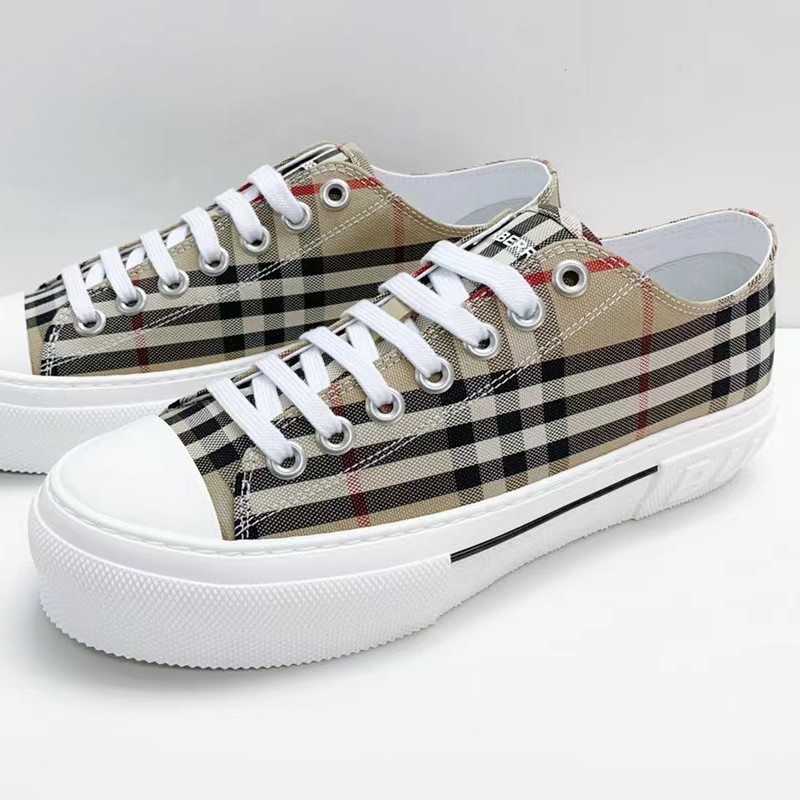 全新未使用 BURBERRY/博柏利 M75 23格纹印花系带休闲鞋 8049745