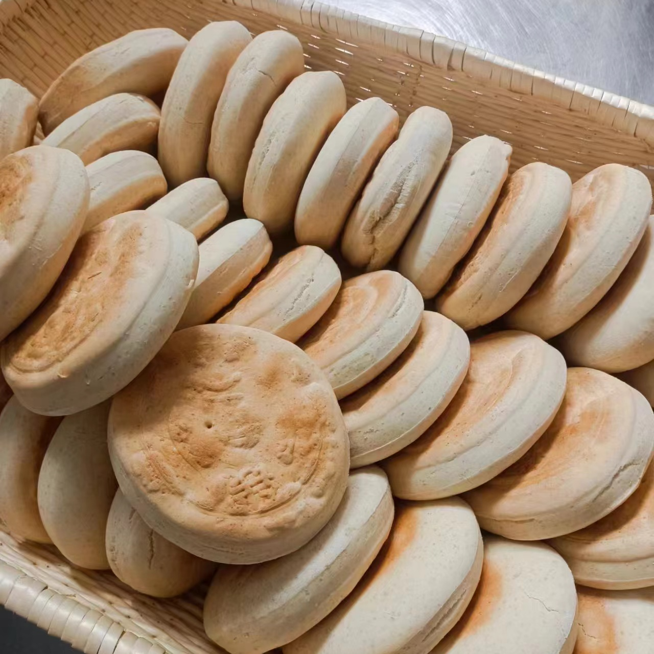 青岛特产全麦火烧手工老面麦香烧饼即食健康早餐