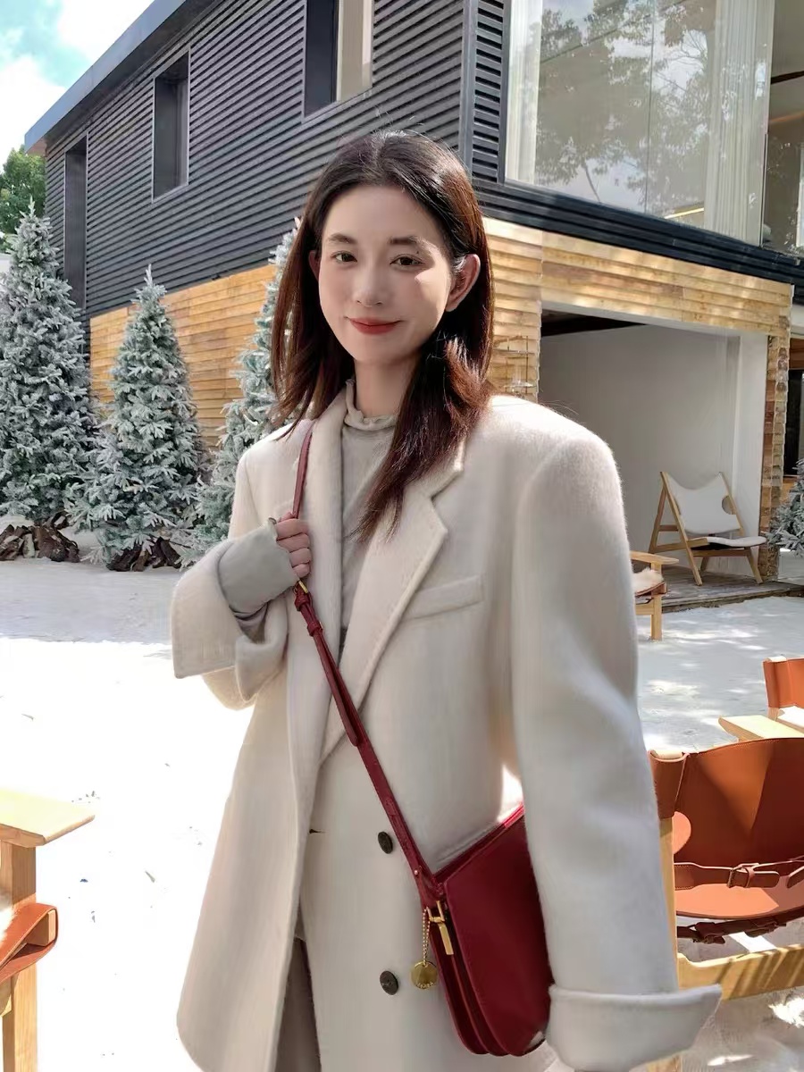 7722-1三炫轻奢穿搭冬季新款韩系高级气质短款大衣外套