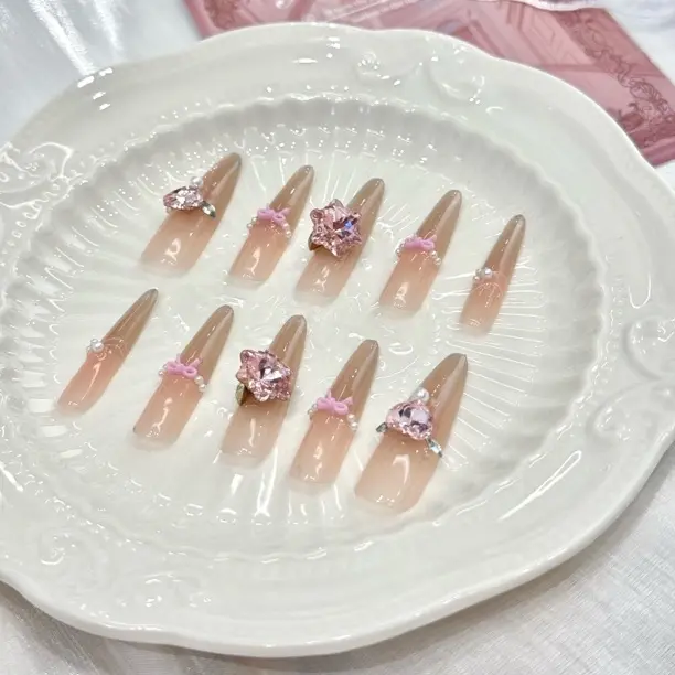 秋冬手工爆闪爱心镶钻高级感甜欲风穿戴甲