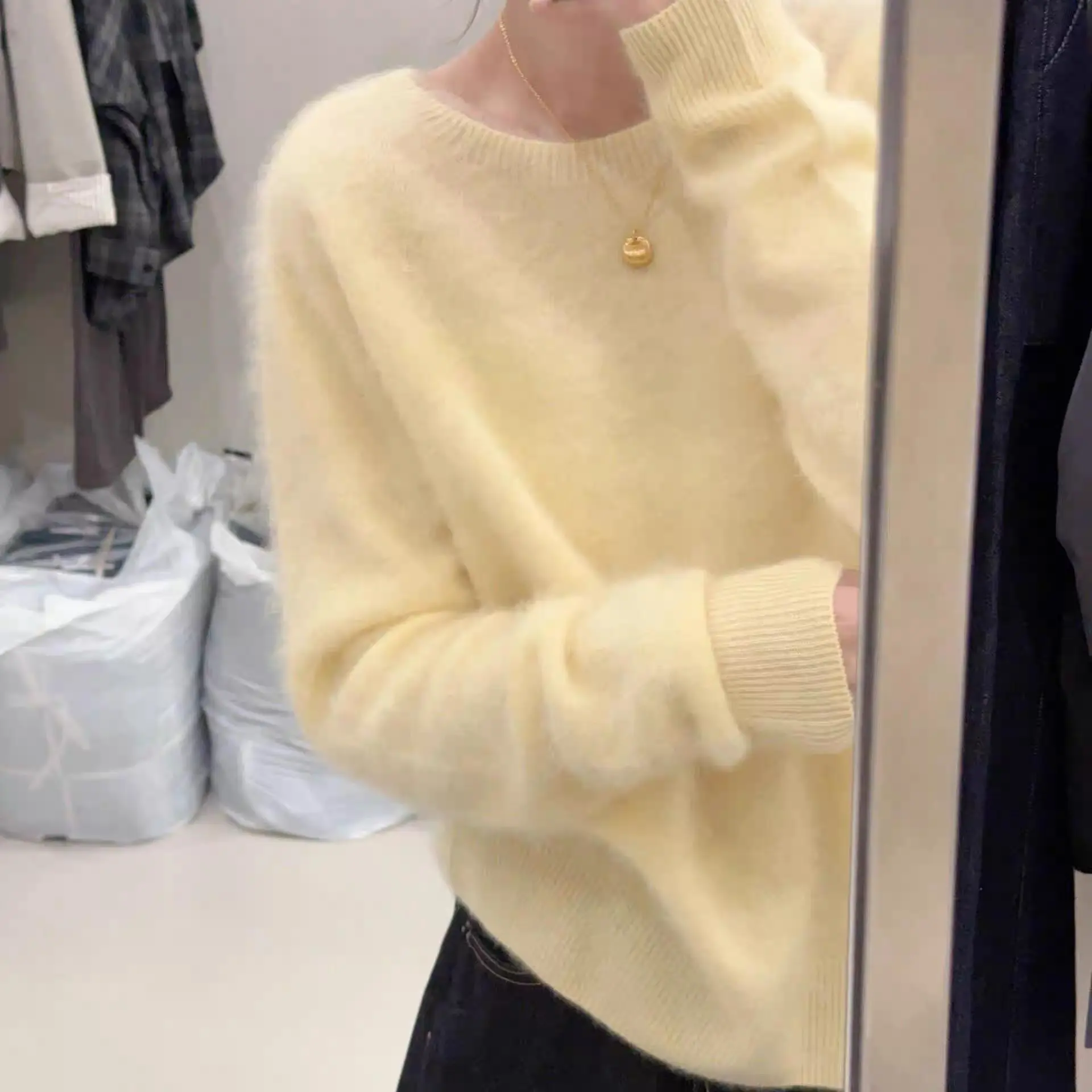 圆领无缝一体拉绒衫女秋冬宽松保暖软糯毛绒轻奢百搭纯色上衣