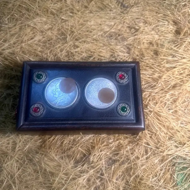 【闪购商品】福利榫卯双头红绿珠木盒