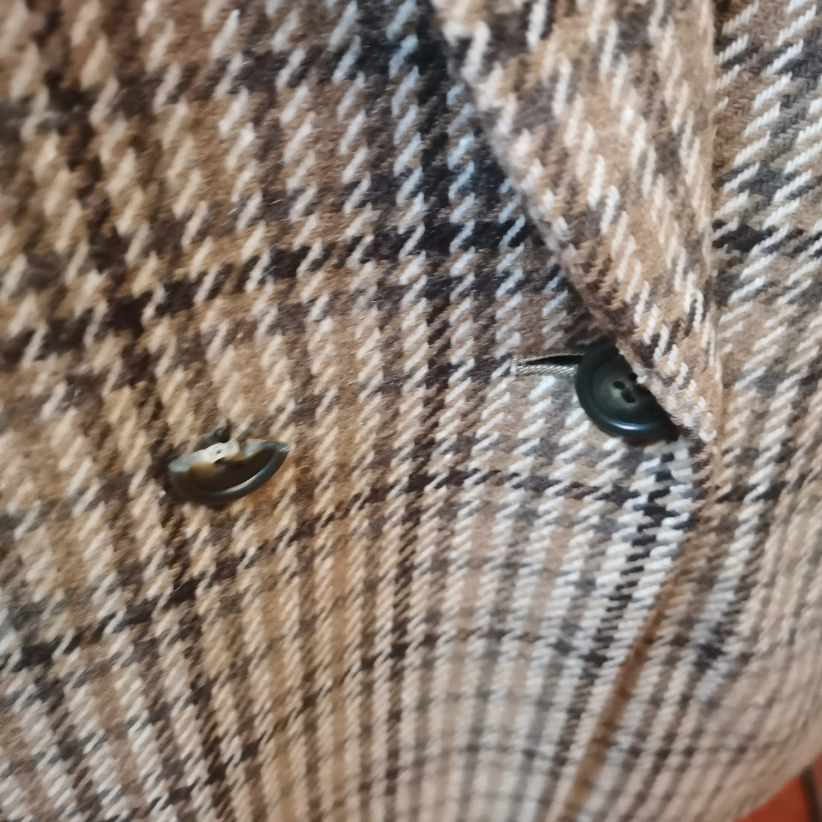 时尚格纹短款大衣女休闲百搭洋气外套