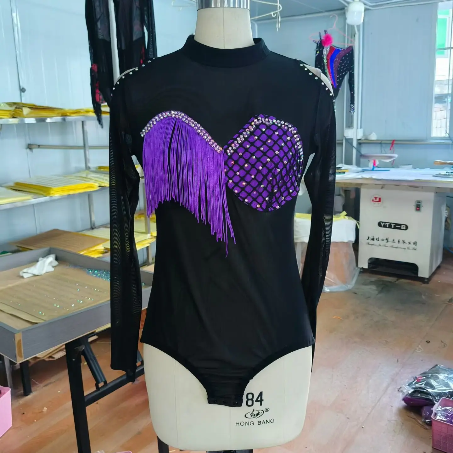 新款时尚潮流三步踩爱舞二女士指定款网纱拼接流苏镶钻长袖连体衣