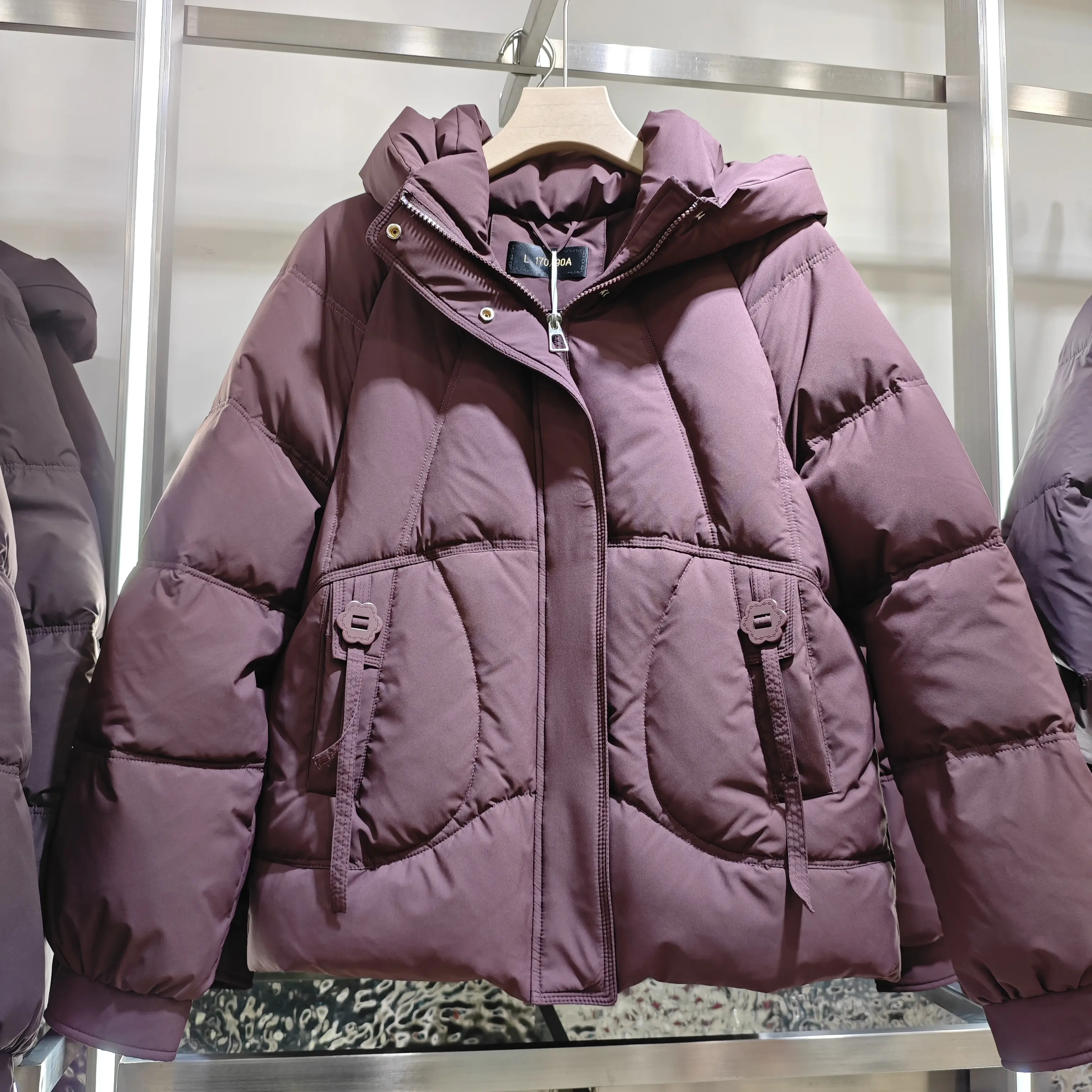 连帽短款中老年女士气质款妈妈装冬季时尚保暖羽绒服服外套