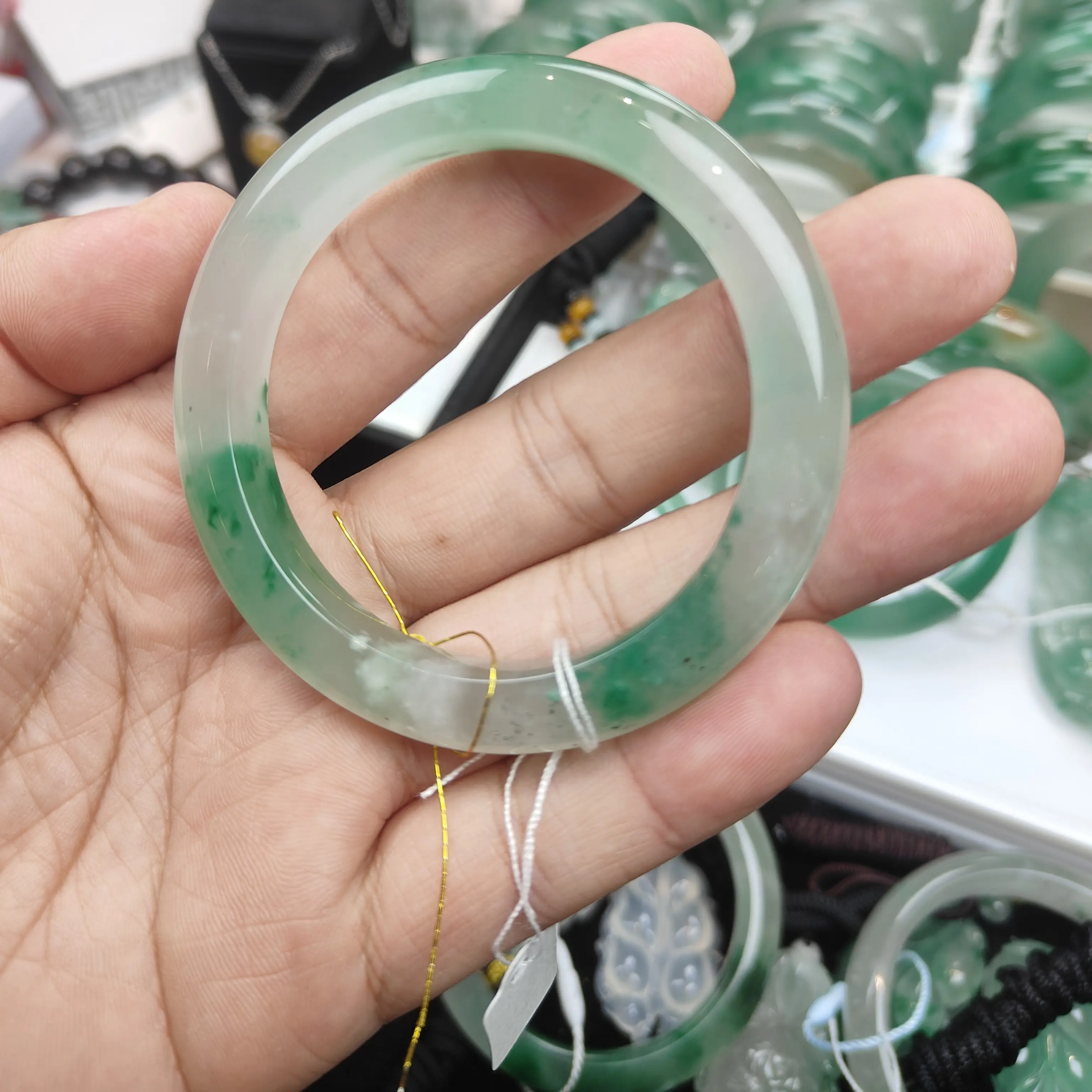 天然石英质玉非洲翠手镯53圈口