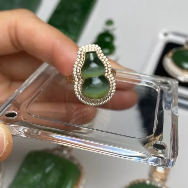 和田玉碧玉一细闪猫18K金高端精品戒指【新人福利，谢绝议价感谢】