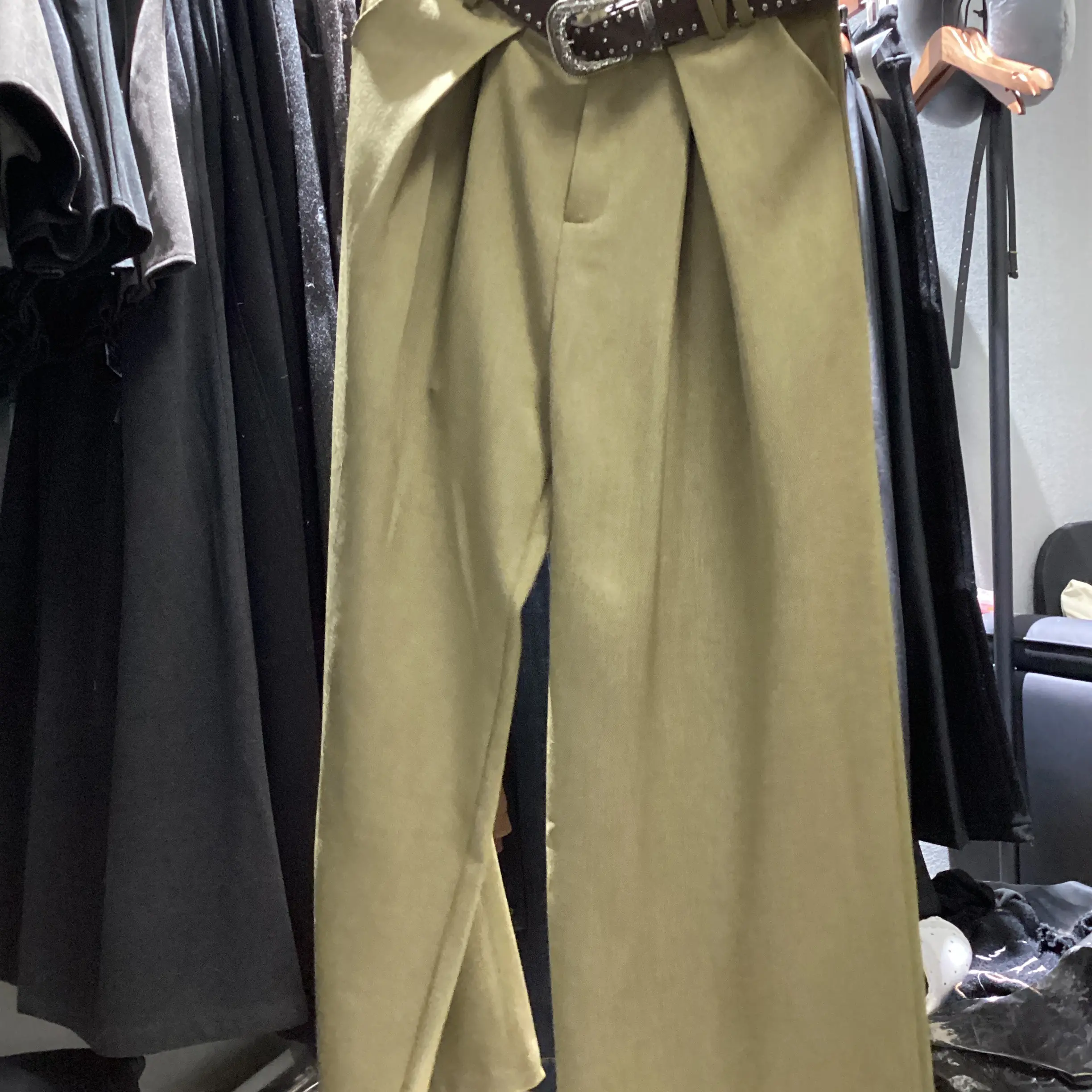 冬季加绒加厚配腰带高腰垂感显瘦宽松直筒阔腿休闲裤女