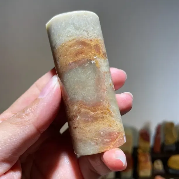 寿山石结晶杜陵石素章 尺寸*1.3*4.8cm
