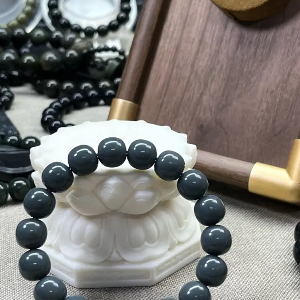 新疆且末和田玉莫兰迪灰卡12老型精工5a级