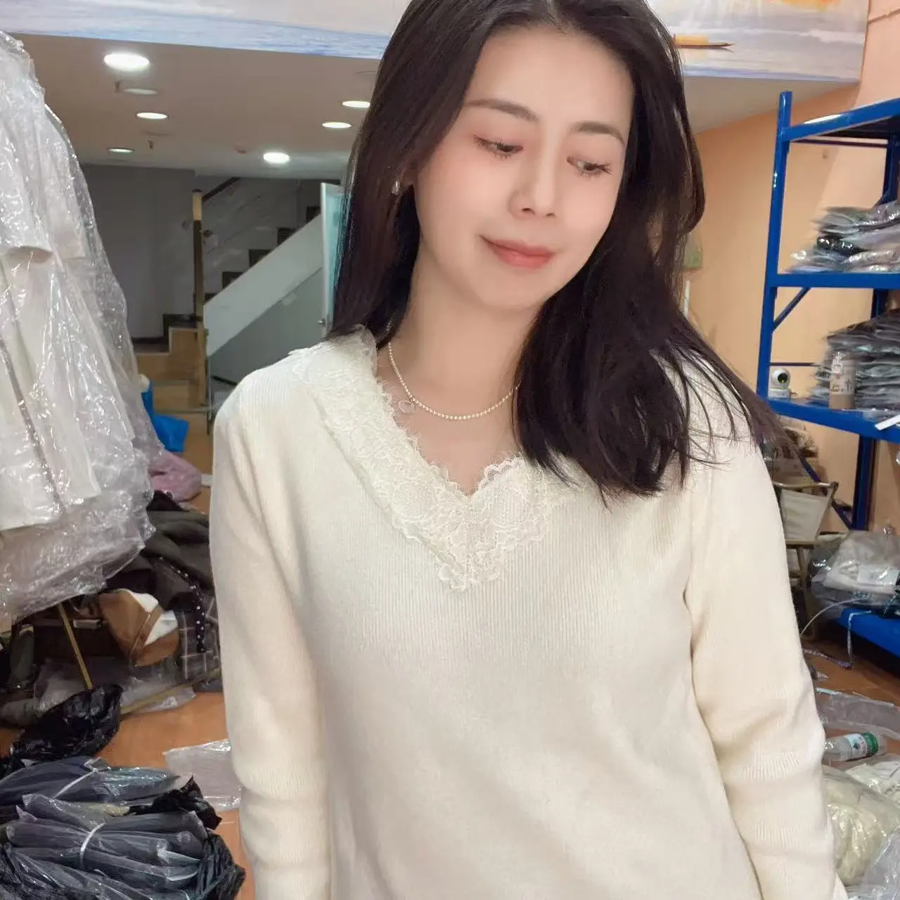 【晶晶推荐】V领长袖针织毛针织衫蕾丝花边纯色上衣打底衫时尚百搭