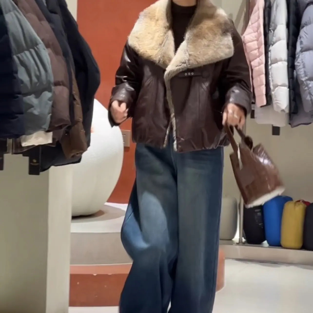 YOUNG DODO杨多多真皮绵羊皮女短款鹅绒服2583