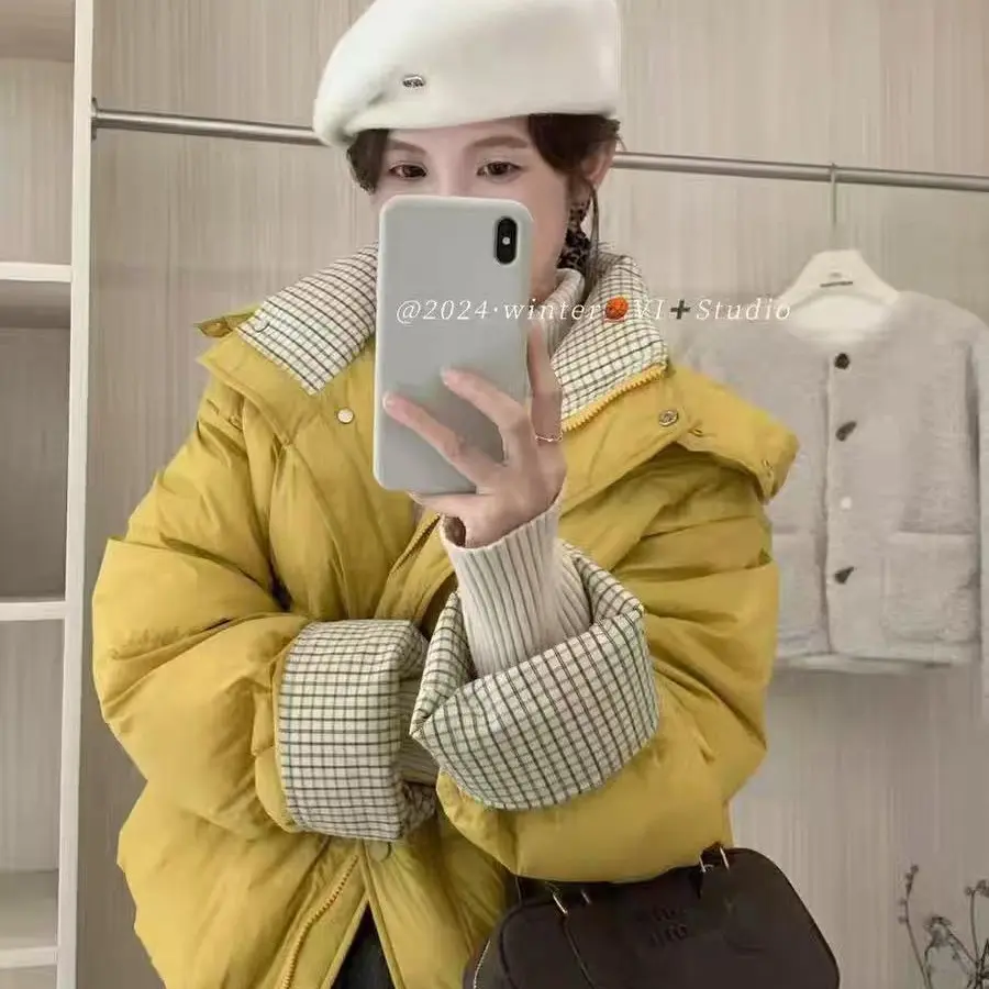 冬季短款连帽大毛领拼色格子白鸭绒保暖羽绒服时尚新款