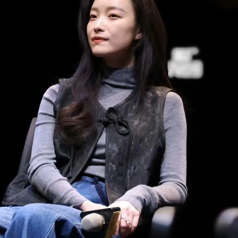 高版【倪妮同款】好看新中式提花黑色马甲背心女2025春季新款马夹女
