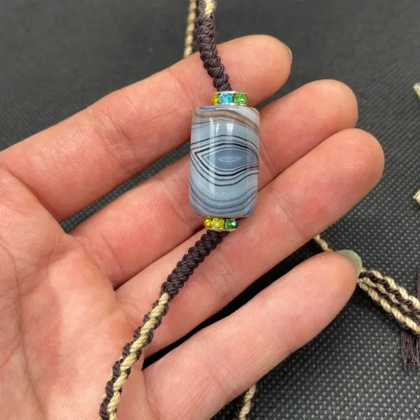 天然玛瑙缠丝蓝沁剁珠，直径15.6mm对孔24.2mm