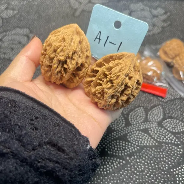 文玩核桃麦穗虎头44尺全品