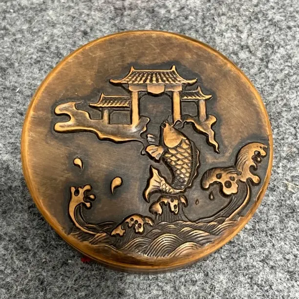 黄松花砚台，品相完整，做工精致