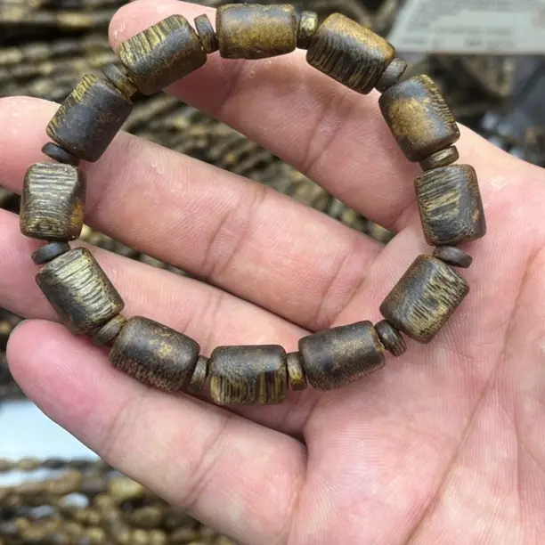 沉香海南料板头随形单圈10g+多样性发一