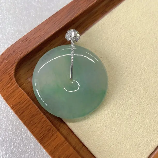 天然翡翠，冰种甜阳大平安扣，金镶嵌，裸石38.4*6.0