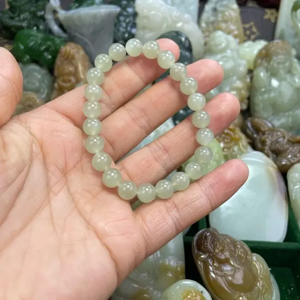 天然和田玉浅冰晴水色女款手串饰品