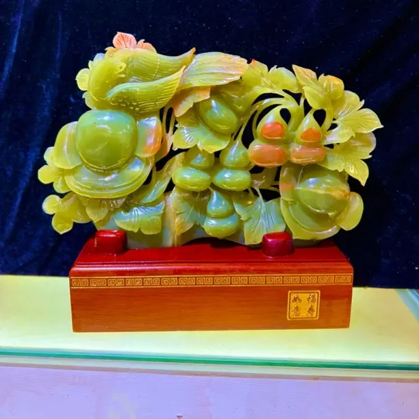 手工雕刻陶瓷葫芦摆件适用于客厅玄关办公室等场景