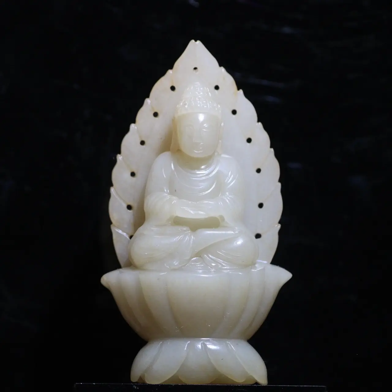 白玉佛牌把件摆件，高8.4CM宽4.6CM厚2.4CM重99G