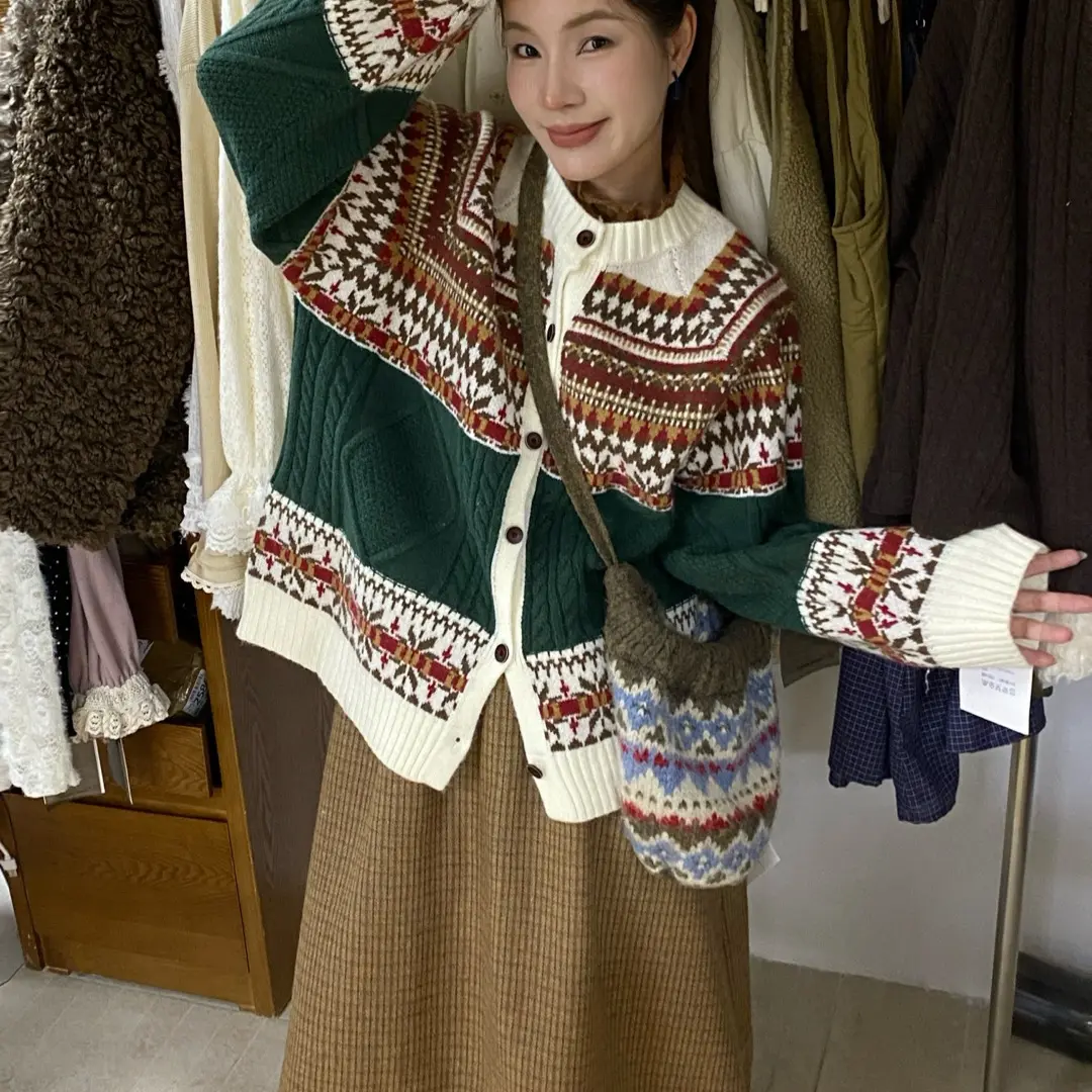 沐皙慵懒风格子中裙